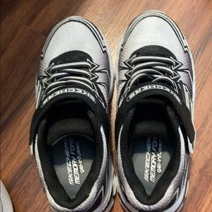 Skechers tennis shoes